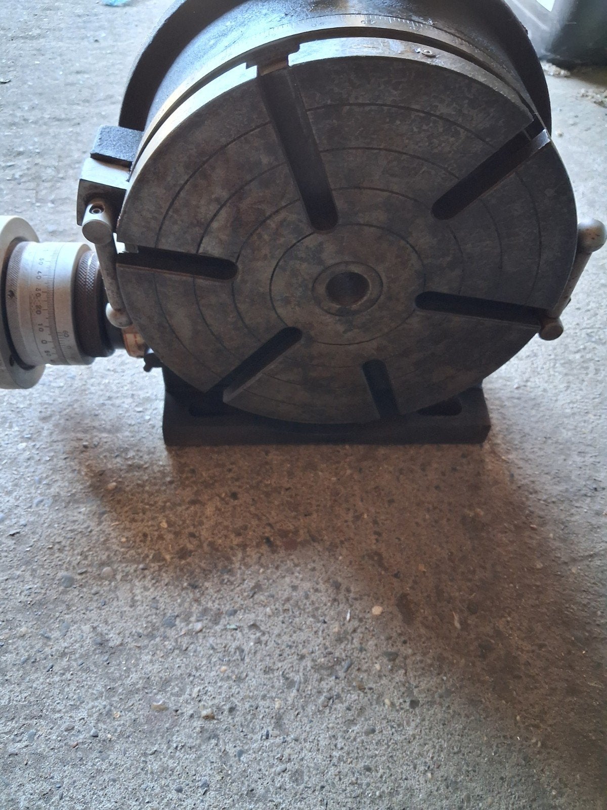 Verdeeltafel freesmachine., Ophalen