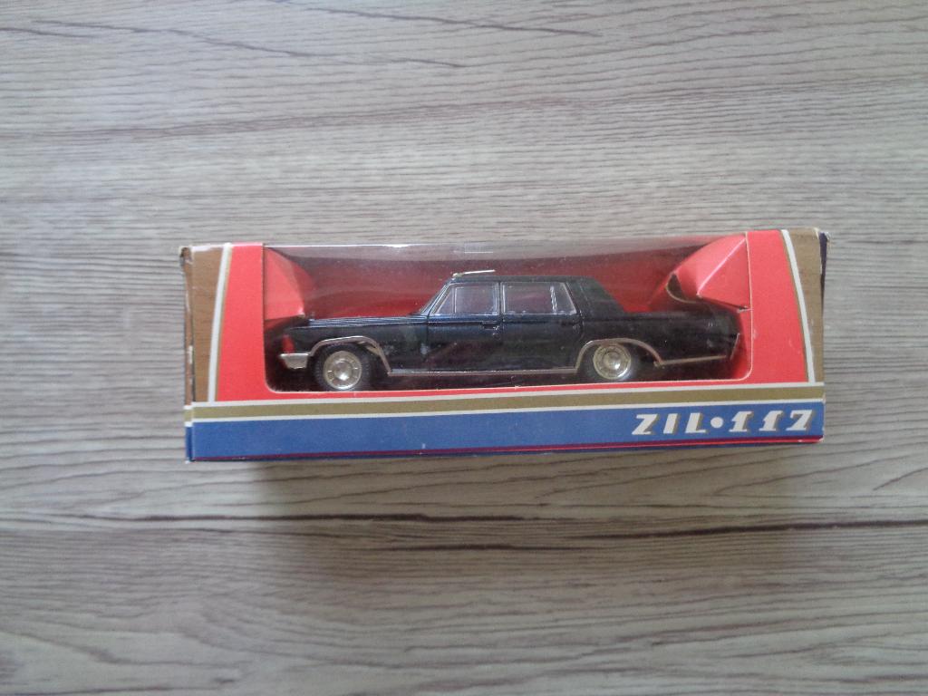 Voiture Zil 1:43, Enlèvement, Neuf, Voiture, Autres marques