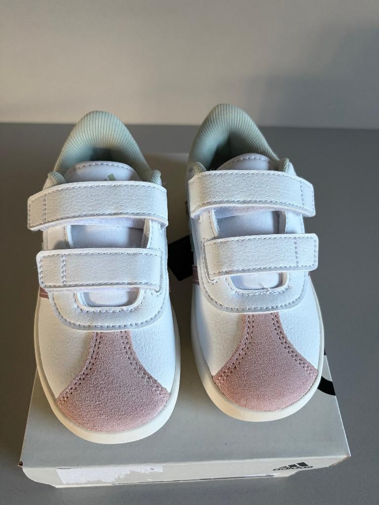 Nieuwe Adidas schoenen maat 25, Kinderen en Baby's, Ophalen, Adidas, Meisje, Schoenen