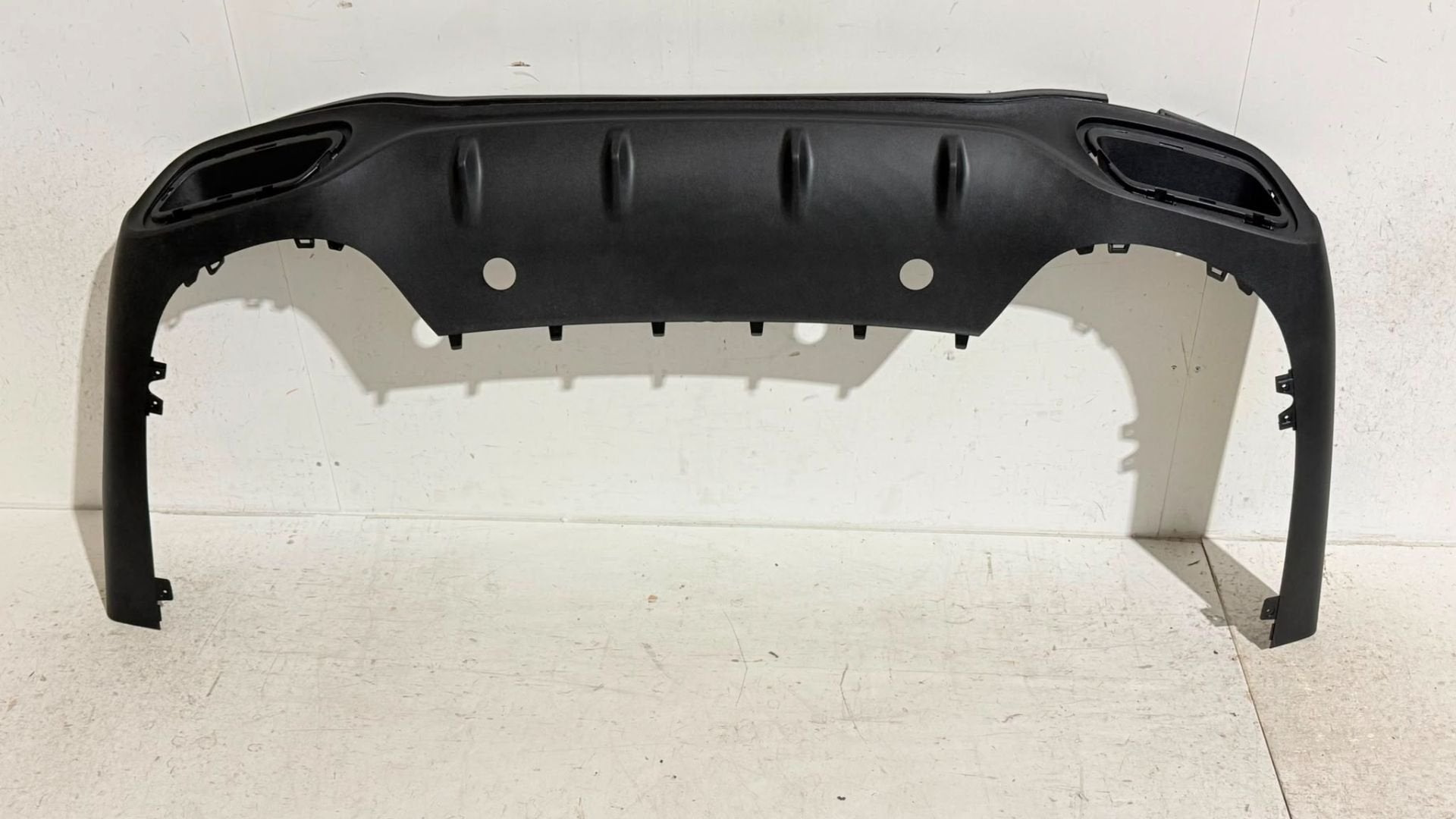 Diffuseur Mercedes-Benz Classe C W206 Berline A2068854503, Pare-chocs, Mercedes-Benz, Utilisé, Mercedesstrasse 120
70372  Stuttgart, DE