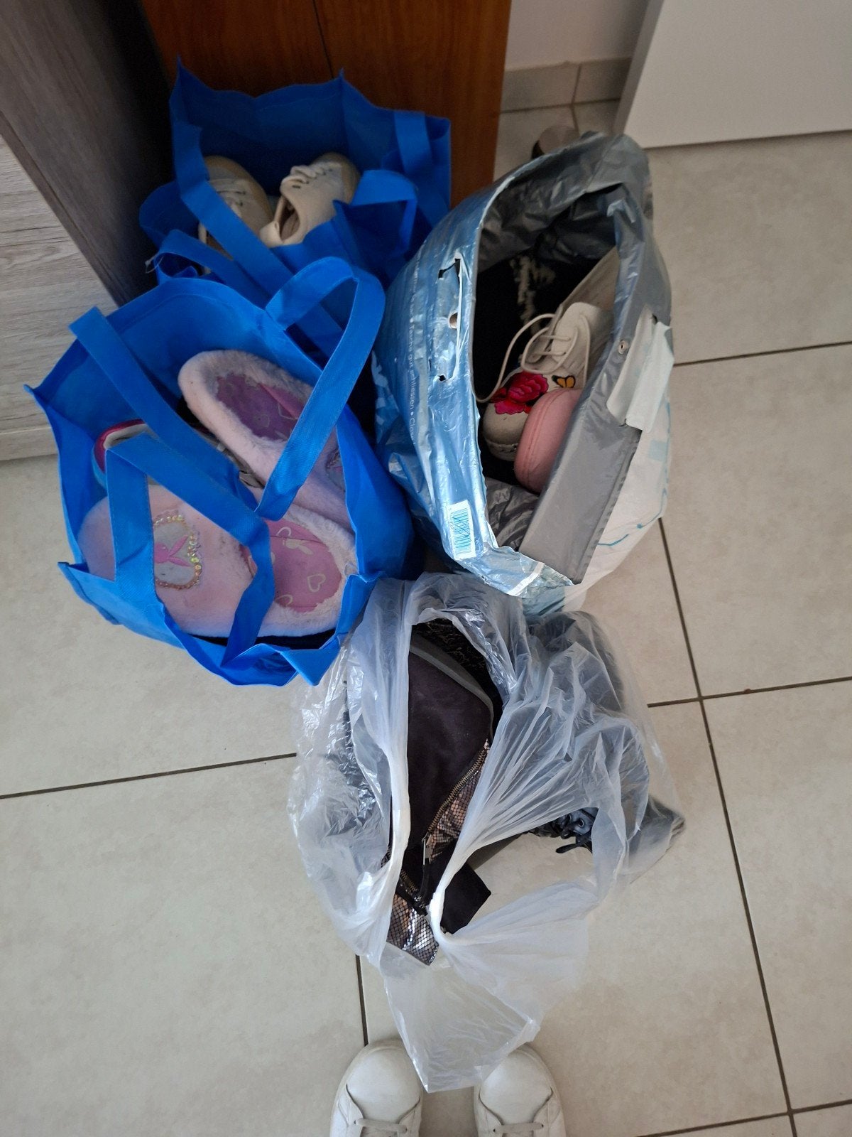 allerlei damesschoenen, Ophalen
