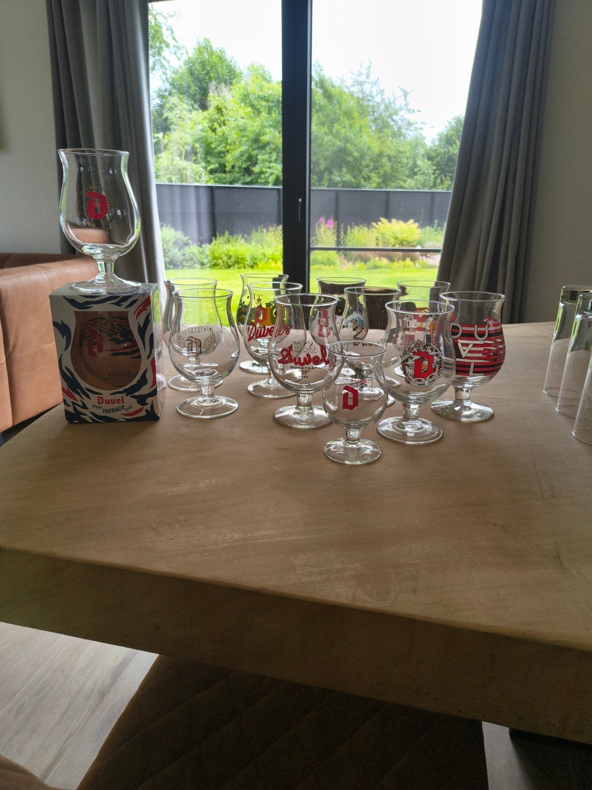 Speciale glazen duvel, Ophalen