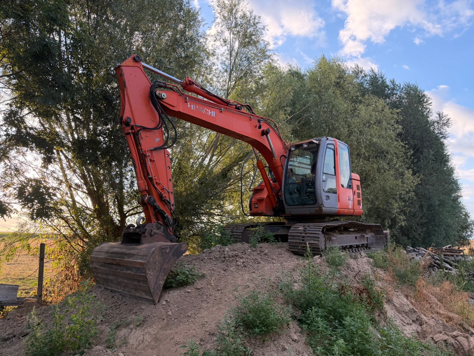Hitachi zaxis 135us, Enlèvement
