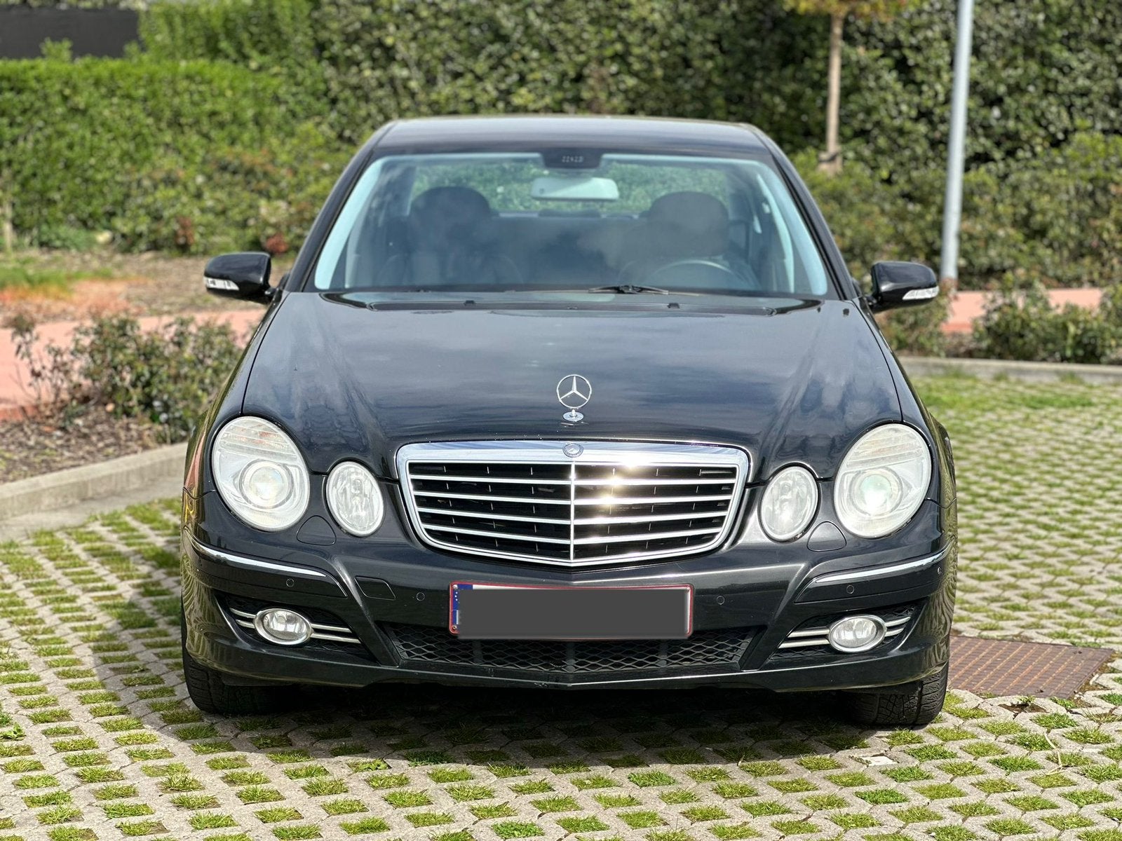 Mercedes E220 diesel, Auto's, Mercedes-Benz, Automaat, 4 deurs, Zwart, Leder en Stof