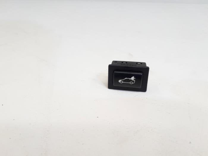Commutateur hayon d'un BMW 5-Serie, -, 3 mois de garantie, Utilisé, -
