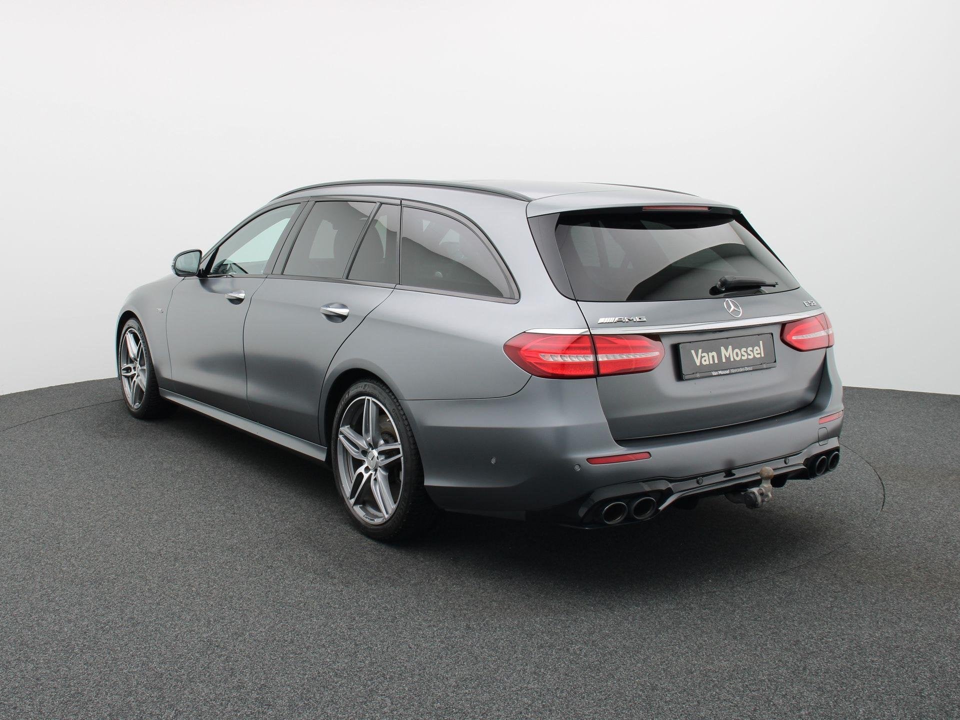 Mercedes-Benz E AMG 53 4MATIC+ Estate + LICHTE VRACHT + BURM, Auto's, Automaat, Dealer onderhouden, 435 pk, Leder en Stof