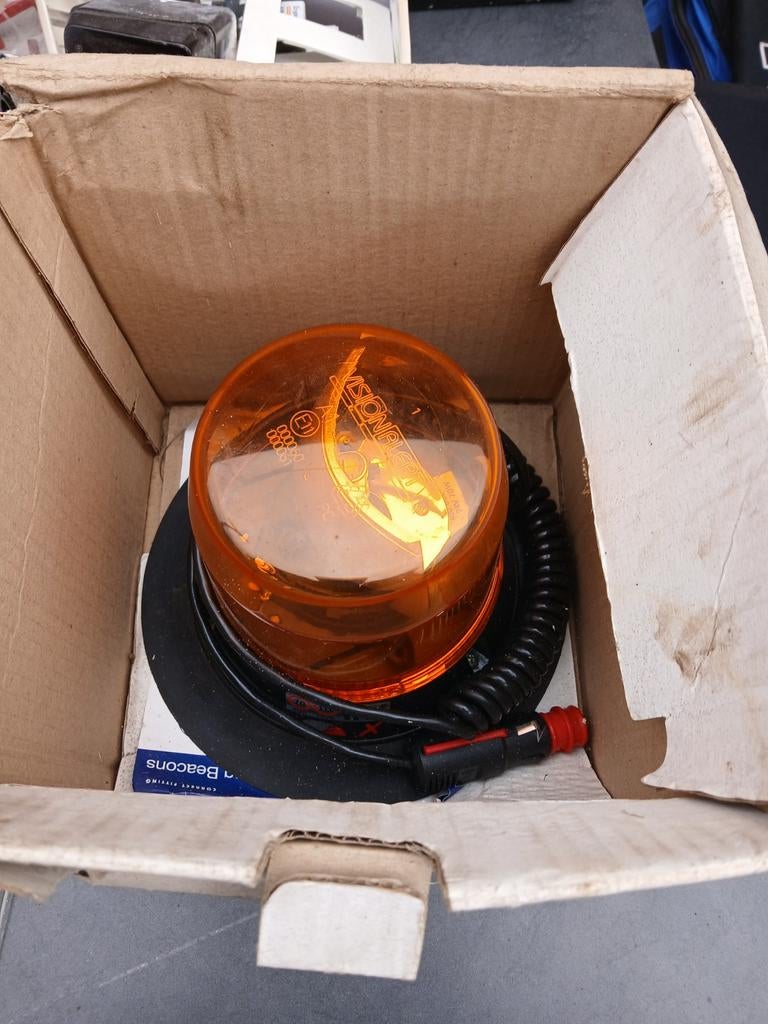 Zwaailamp met magneet voet, Ophalen