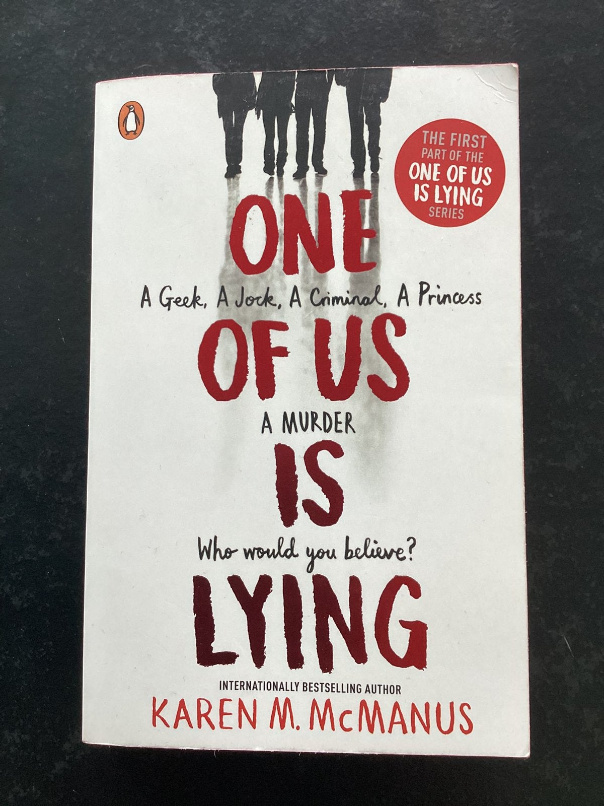 One of us is lying - Karen M. McManus, Ophalen, Zo goed als nieuw