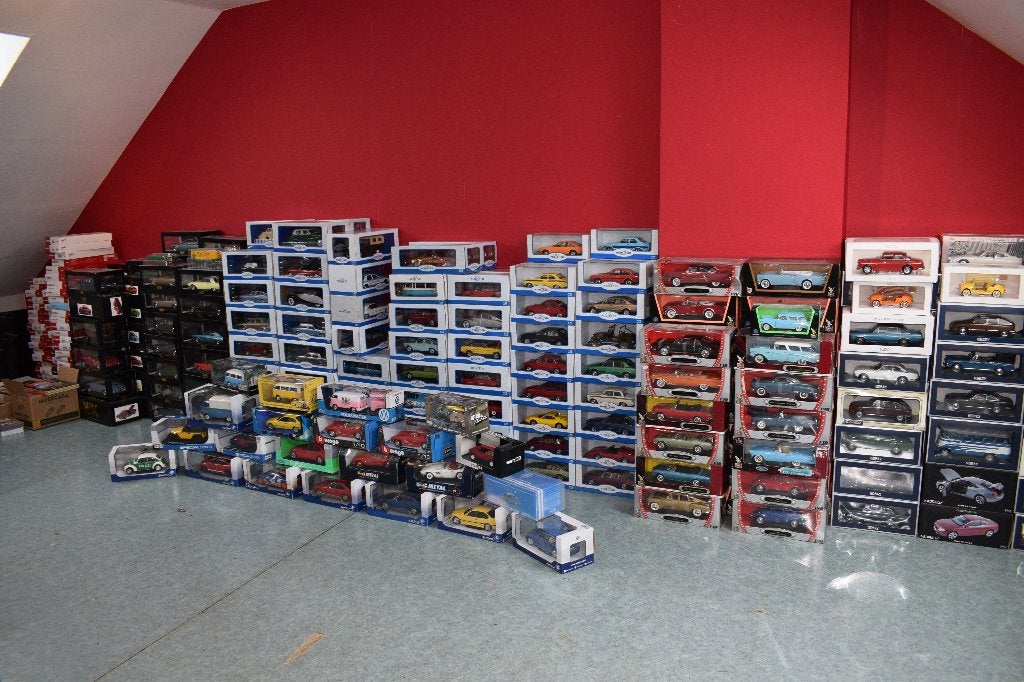 collection 22 miniature automobile 1:18 neuf 1:24, Enlèvement, Neuf, Solido