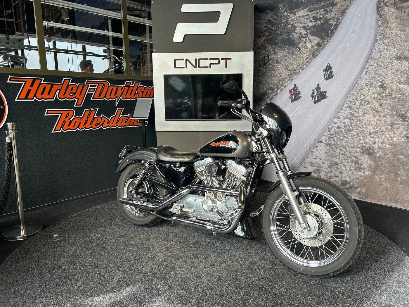Harley-Davidson XLH 883 SPORTSTER HUGGER, Laan van Vredenoord 33
2289 DA  RIJSWIJK, NL, Sales@harleydavidsonrotterdam.nl, Autre