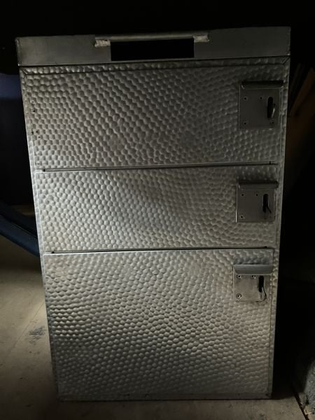 Ladenblok Aluminium, Ophalen, Gebruikt