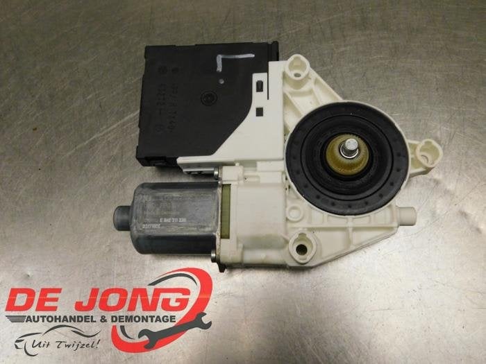Moteur de vitre portière d'un Volkswagen Caddy, Volkswagen, -, 3 mois de garantie, Utilisé