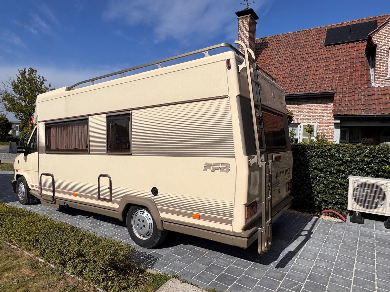 PEUGEOT TABERT MOBILHOME UNIEK AANBOD COLLECTORS AANBOD, Caravans en Kamperen, Mobilhomes, Bedrijf, Diesel, Douche