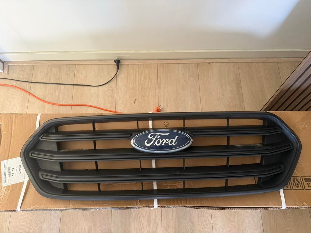 Calandre Ford Transit, Enlèvement, Ford
