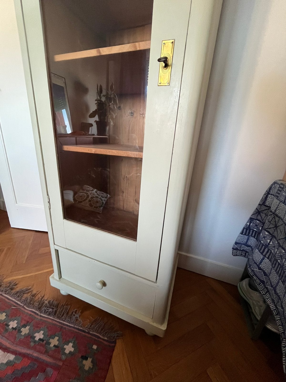 Vintage kleerkast / vitrine kast, Huis en Inrichting, Kasten | Vitrinekasten, Ophalen, 50 tot 100 cm, Zo goed als nieuw, 150 tot 200 cm