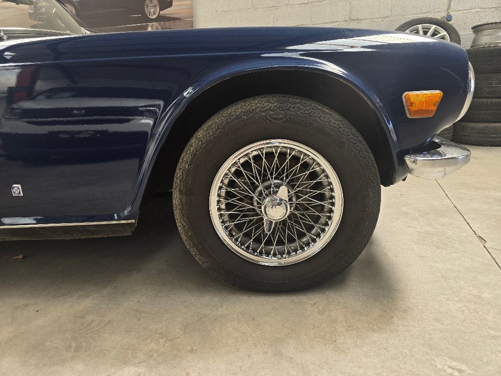 Triumph TR6 – Britse Klassieker – Uniek – Verzamelobject, 2500 cc, Zwart, Cabriolet, Blauw