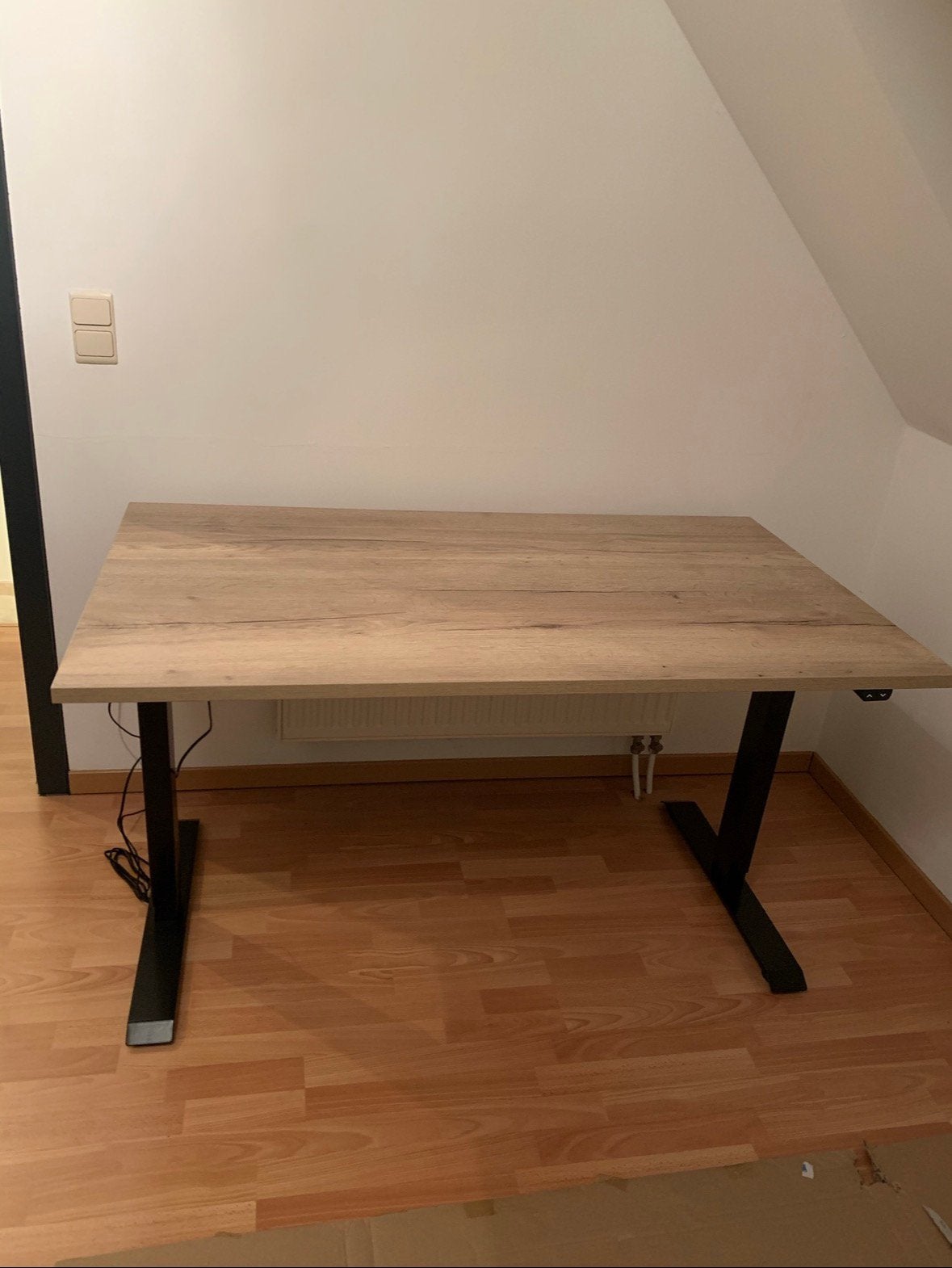 Zit sta bureau elektrisch, Huis en Inrichting, Ophalen, Elektrisch, Zo goed als nieuw, Zit-sta bureau