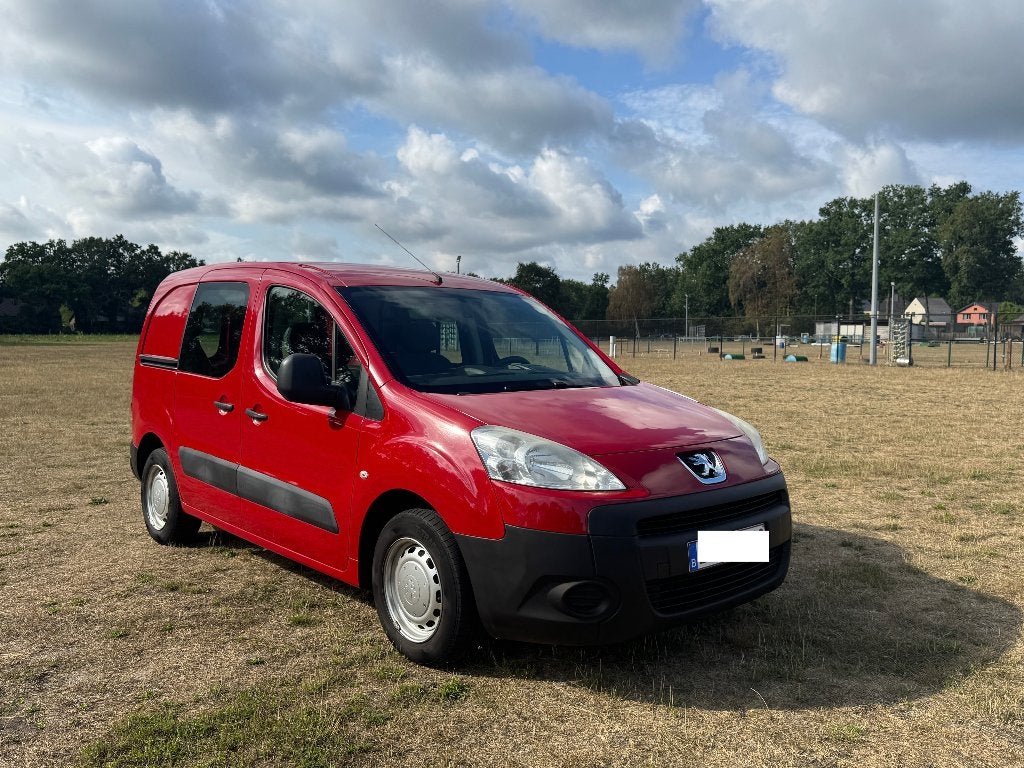 Peugeot Partner 1.6 HDi 75 16V - Lichte vracht - Trekhaak, Autos, Rouge, Euro 5, Achat, 2 places