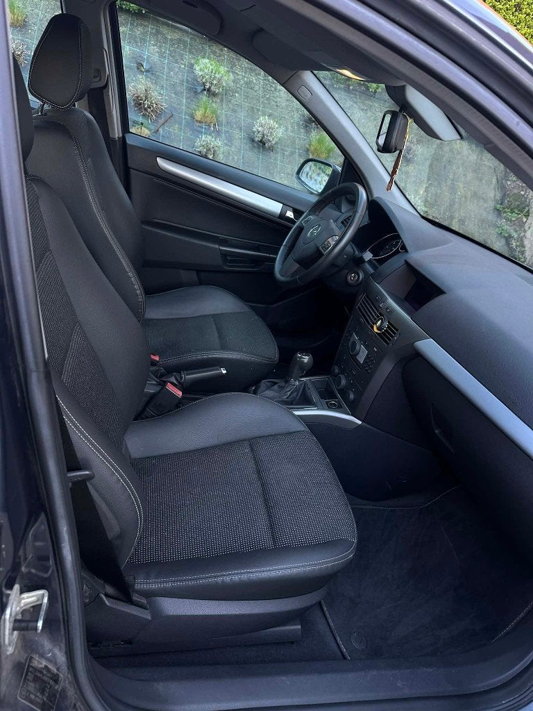 Opel Astra H 1.3 cdti 2006, Auto's, Voorwielaandrijving, Zwart, Blauw, Leder en Stof