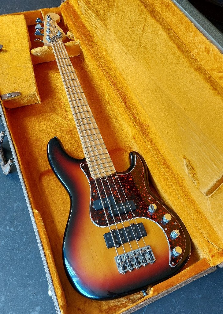 Fender American Deluxe Precision Bass V 2002, Muziek en Instrumenten, Snaarinstrumenten | Gitaren | Bas, Ophalen, Gebruikt, Elektrisch
