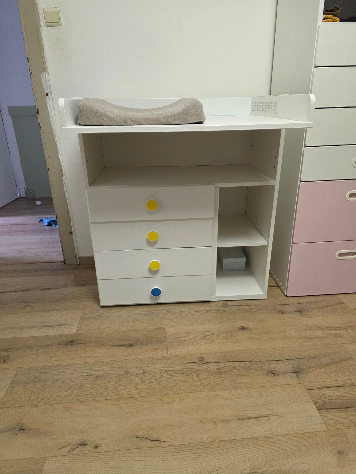 IKEA STUVA-verzorgingstafel, Kinderen en Baby's, Kinderkamer | Commodes en Kasten, Ophalen, Gebruikt, Kast