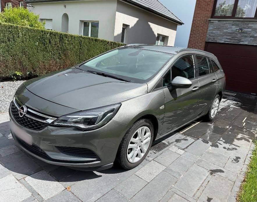 Opel astra 1,6 diesel 151000km 2019 €6B, Argent ou Gris, Achat, Euro 6, Boîte manuelle