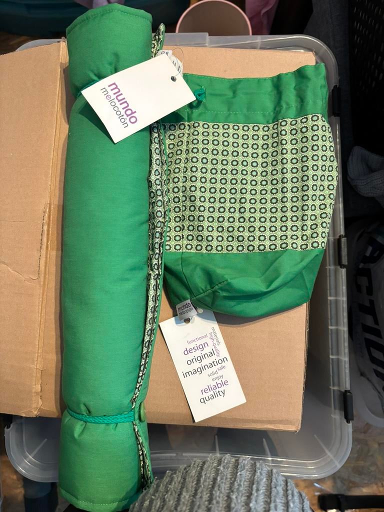 Tapis à langer + sac à langes assortis neufs, Enlèvement ou Envoi, Neuf, Coussin à langer, Autres marques