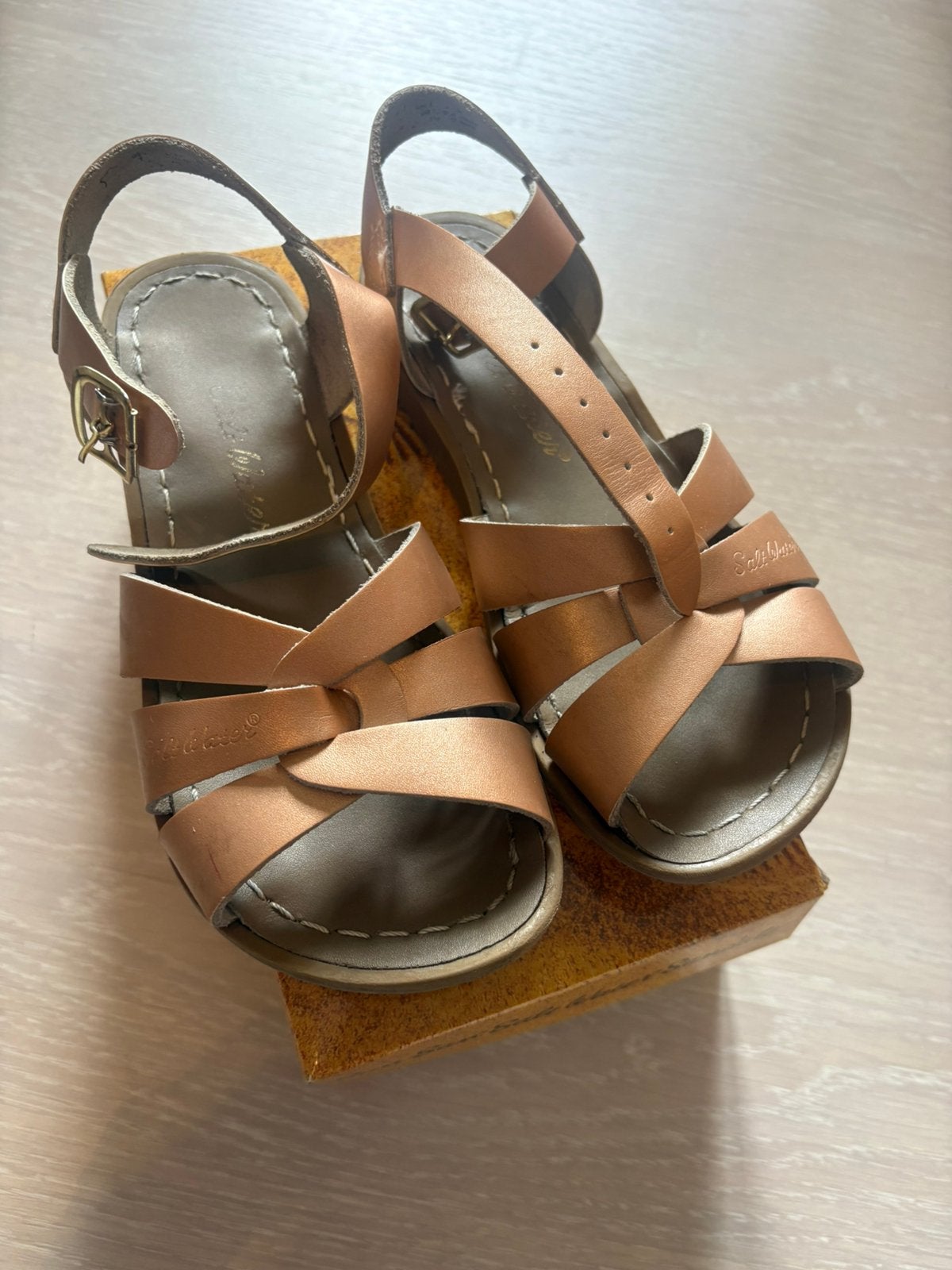 Salt-water sandals rose gold - maat 33, Ophalen, Zo goed als nieuw