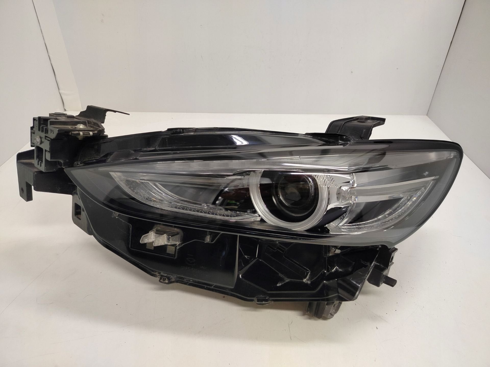 Mazda 6 III GJ Lift Phare gauche Mazda, Shinchi, Fuchu-Cho 3-1
730-8670  Hiroshima, Mazda Motor Corporation, Info@mazda.co.jp