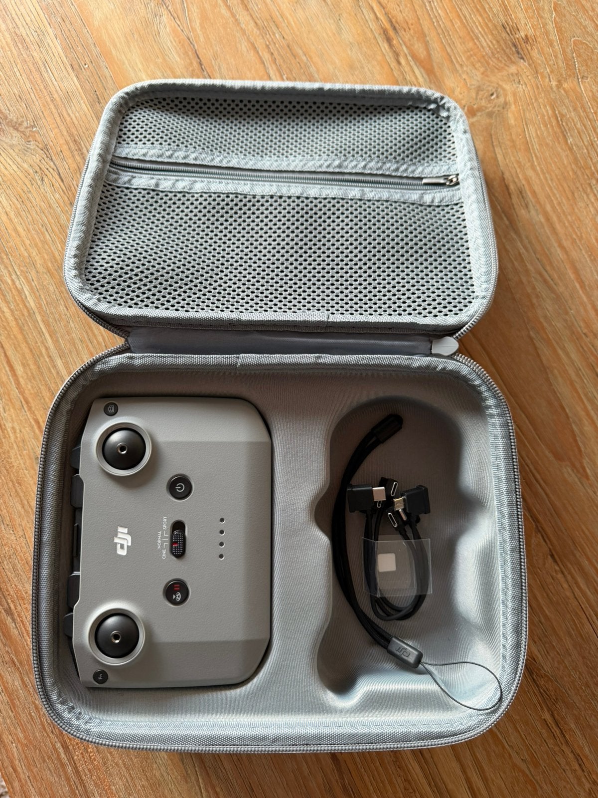 DJI RC-N1 (RC231) afstandsbediening — met koffer en kabelset, TV, Hi-fi & Vidéo, Drones, Enlèvement, Comme neuf