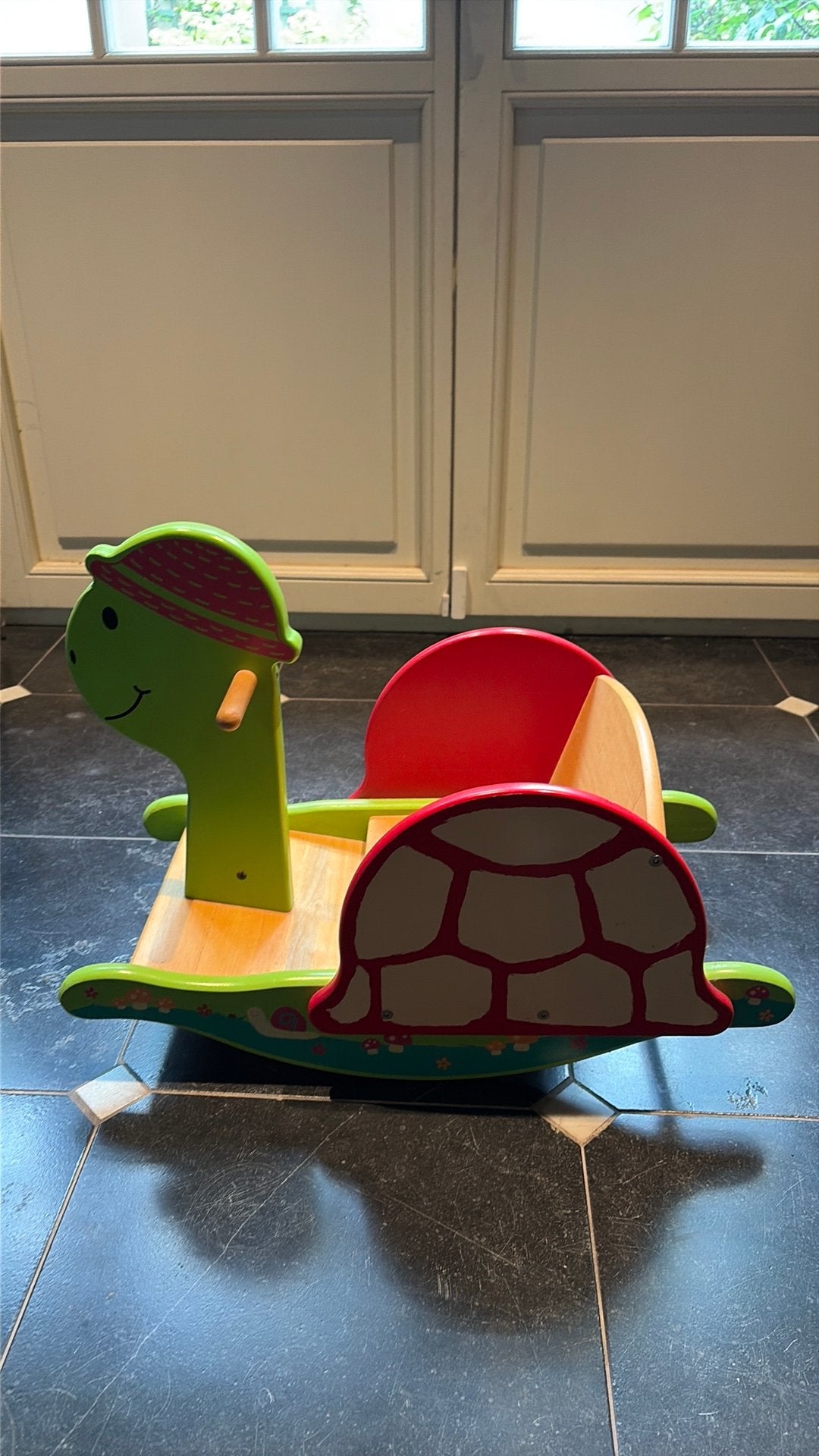 Joli escargot en bois, Enfants & Bébés, Jouets | Jouets a bascule, Enlèvement, Comme neuf