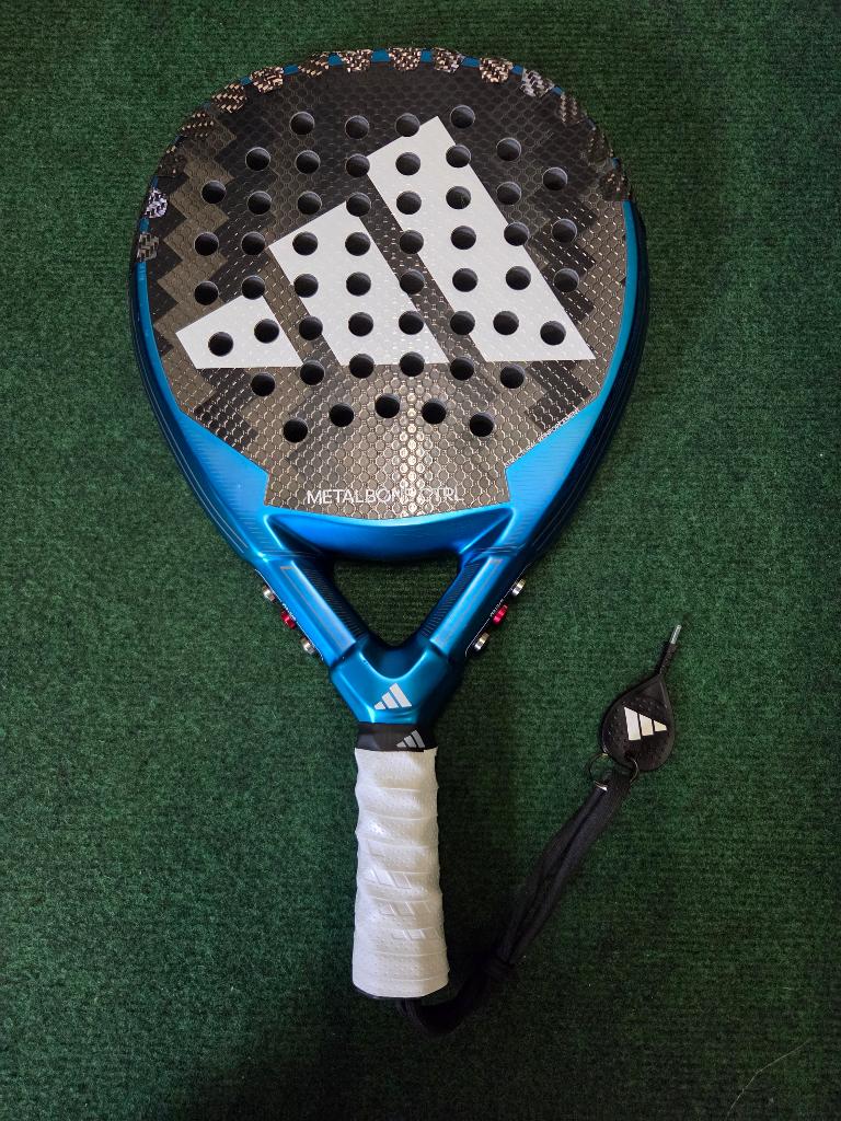 Adidas Metalbone 3.3 CTR, Sport en Fitness, Padel, Ophalen of Verzenden, Zo goed als nieuw, Padelracket