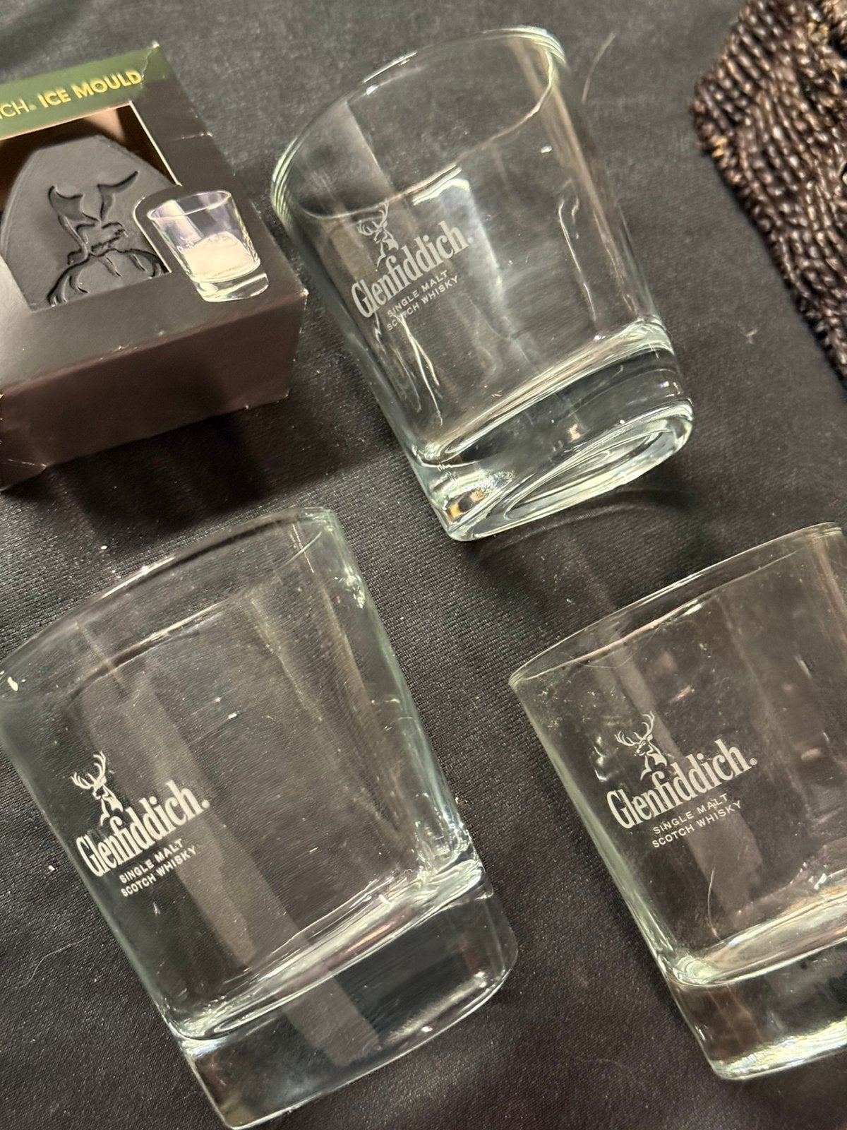 Verres à whisky Glenfiddich (3) + moule à glace original, Enlèvement, Comme neuf