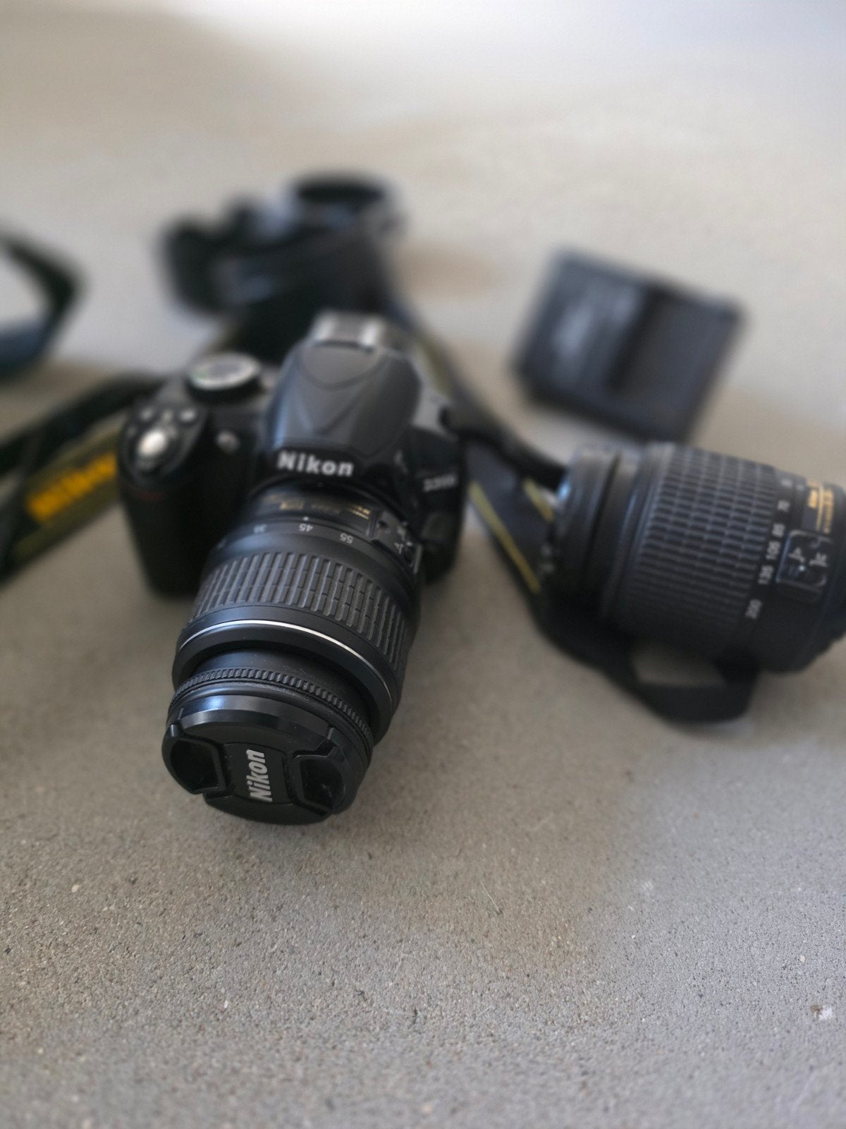 Nikon d3100 18-55 en 55-200 lenzen + draagtas en oplader, Ophalen