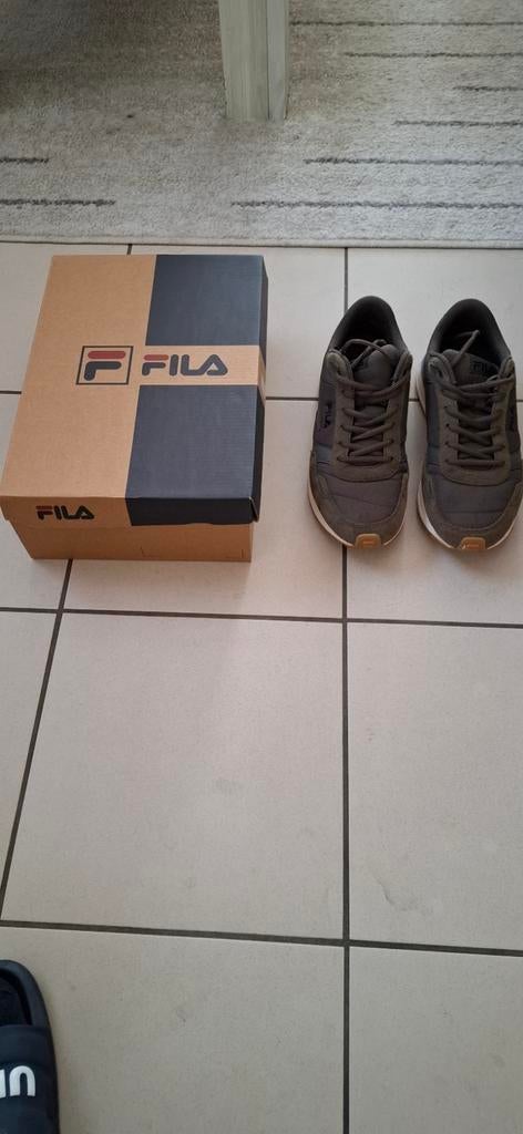 Fila schoenen kaki kleur maat 43 weinig gedragen, Enlèvement