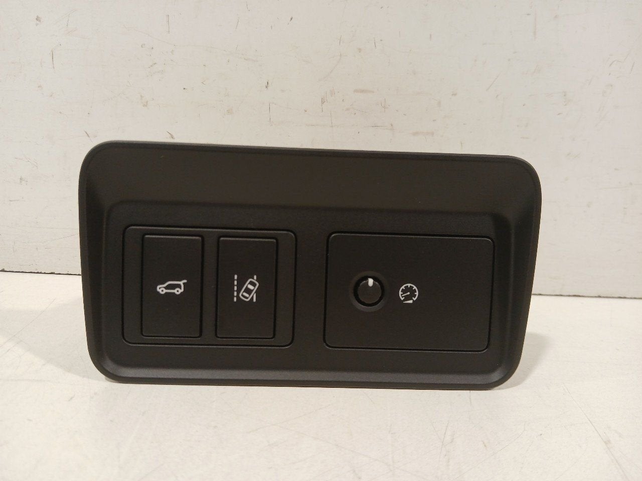 Kofferdeksel schakelaar Land Rover Discovery, Onderdelen@venauto.nl, Van der Ven Autorecycling B.V., Ettenseweg 76, 4706 PB Roosendaal, The Netherlands