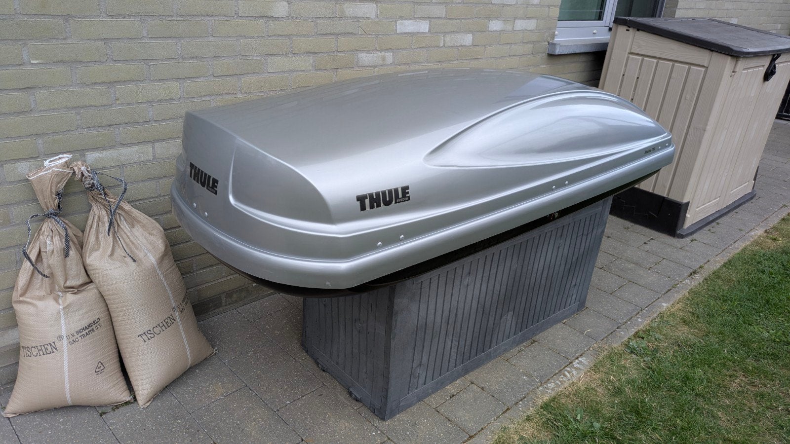 Thule Atlantis 780 dakkoffer 480 liter, Enlèvement