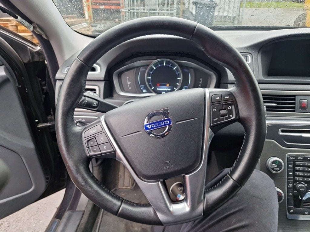 COMBINE COMMODO Volvo V70 (BW) (|31456045|31394001|), Info@volvocars.com, Volvo Car Germany GmbH, Siegburger Straße 229
50679  Köln, DE