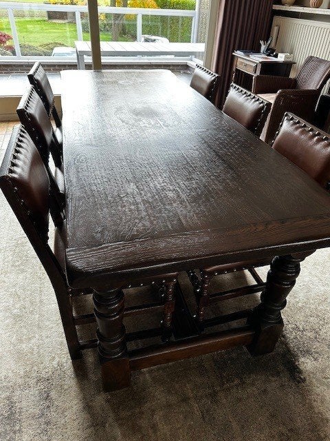 table et chaises de salon, Enlèvement