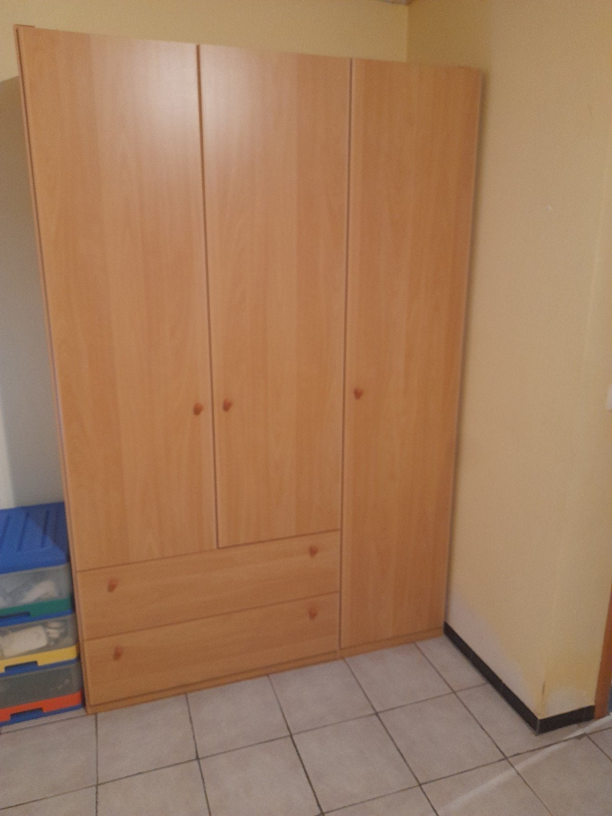2 hoge kleerkasten te koop, Ophalen