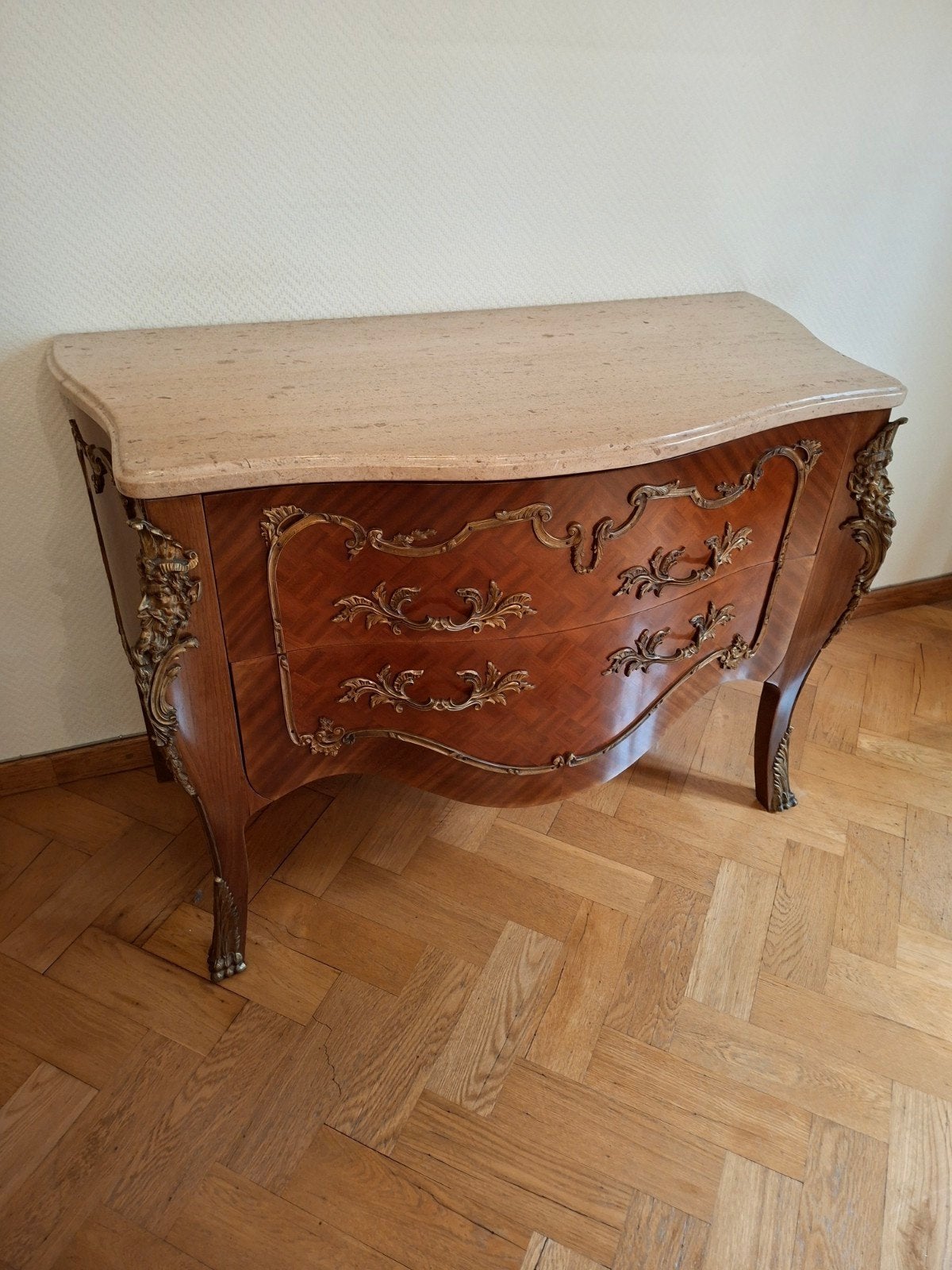 Louis XV stijlcommode met beige marmeren blad, Ophalen