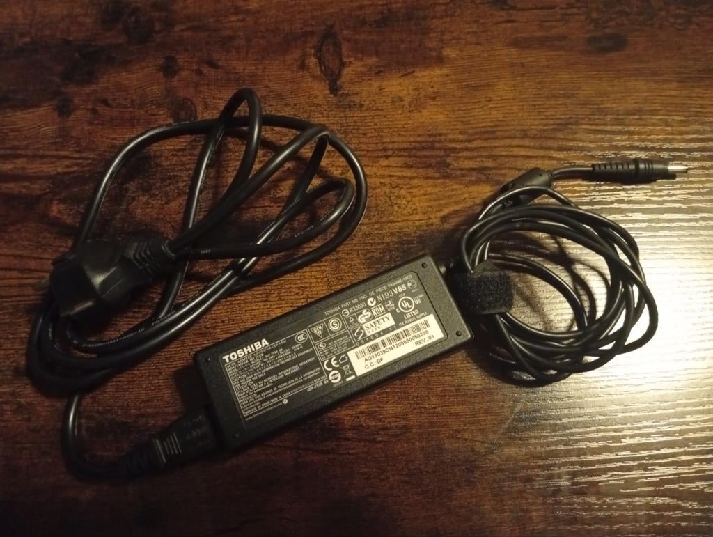 Adaptateur Secteur Toshiba – Modèle ADP-75SB BB – 19V 75W –, Enlèvement ou Envoi