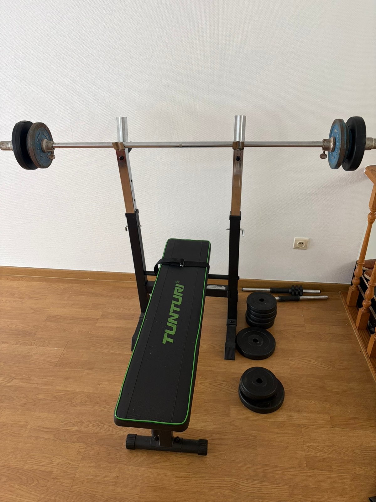 Bench + gewichten te koop, Sport en Fitness, Ophalen, Zo goed als nieuw, Fitnessbank