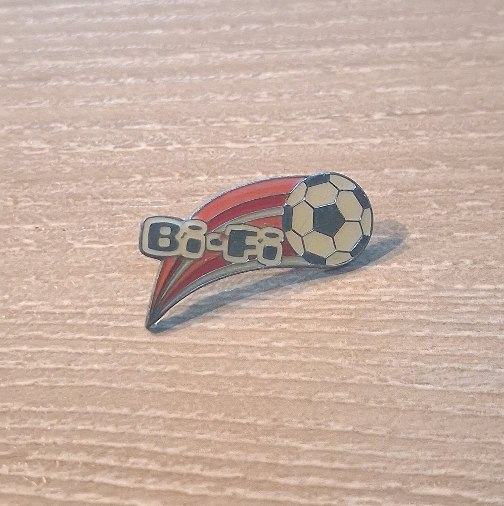 PIN - BI-FI - VOETBAL - FOOTBALL, Collections, Envoi, Utilisé, Marque, Insigne ou Pin's