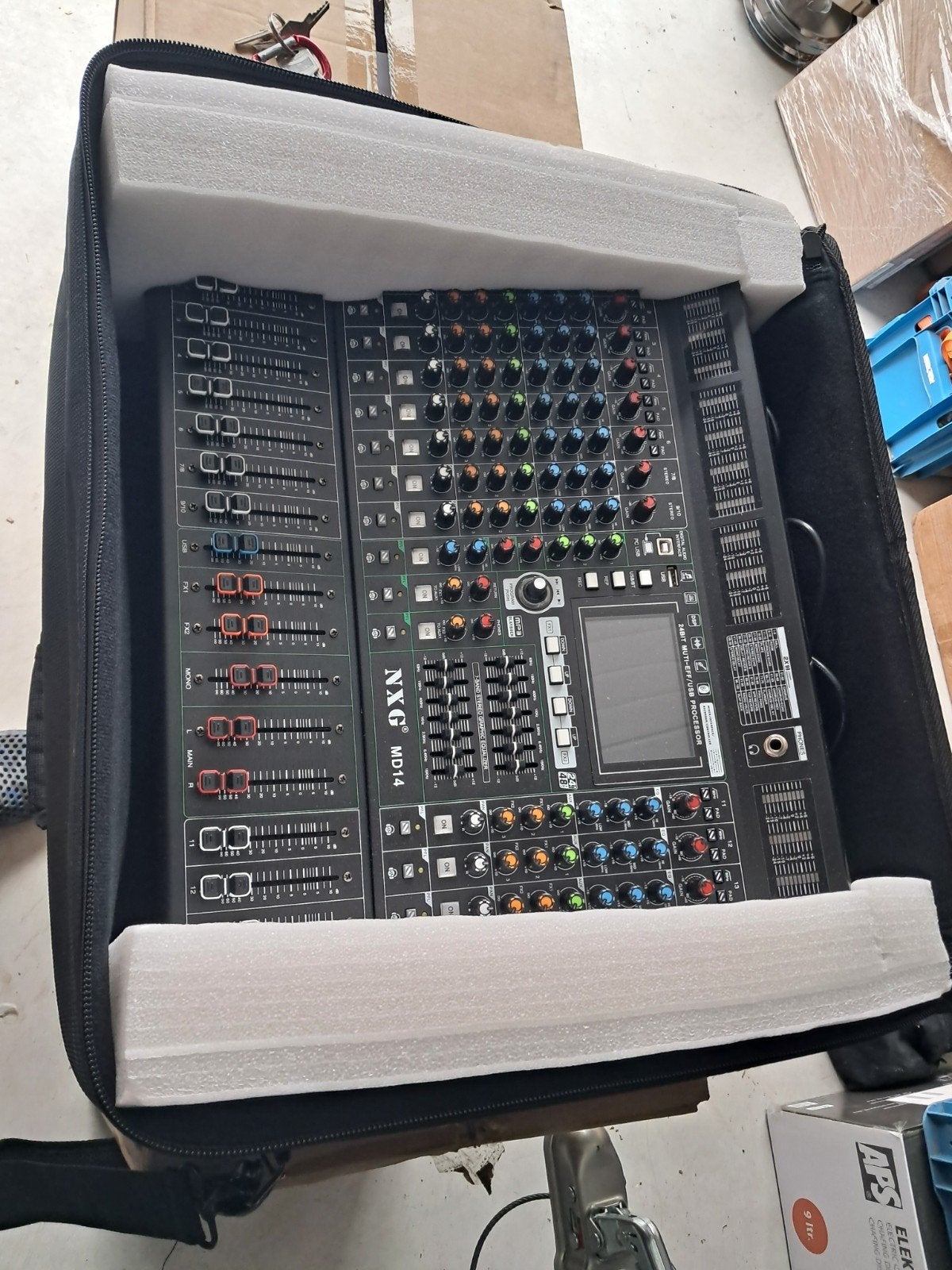 NIEUWE mixer! Met draagtas., Muziek en Instrumenten, Ophalen, Nieuw, 10 tot 20 kanalen, Microfooningang