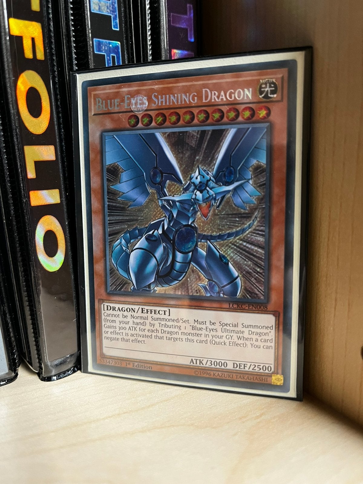 1st Edition Blue-Eyes Shining Dragon - Yu-Gi-Oh!, Ophalen of Verzenden, Zo goed als nieuw