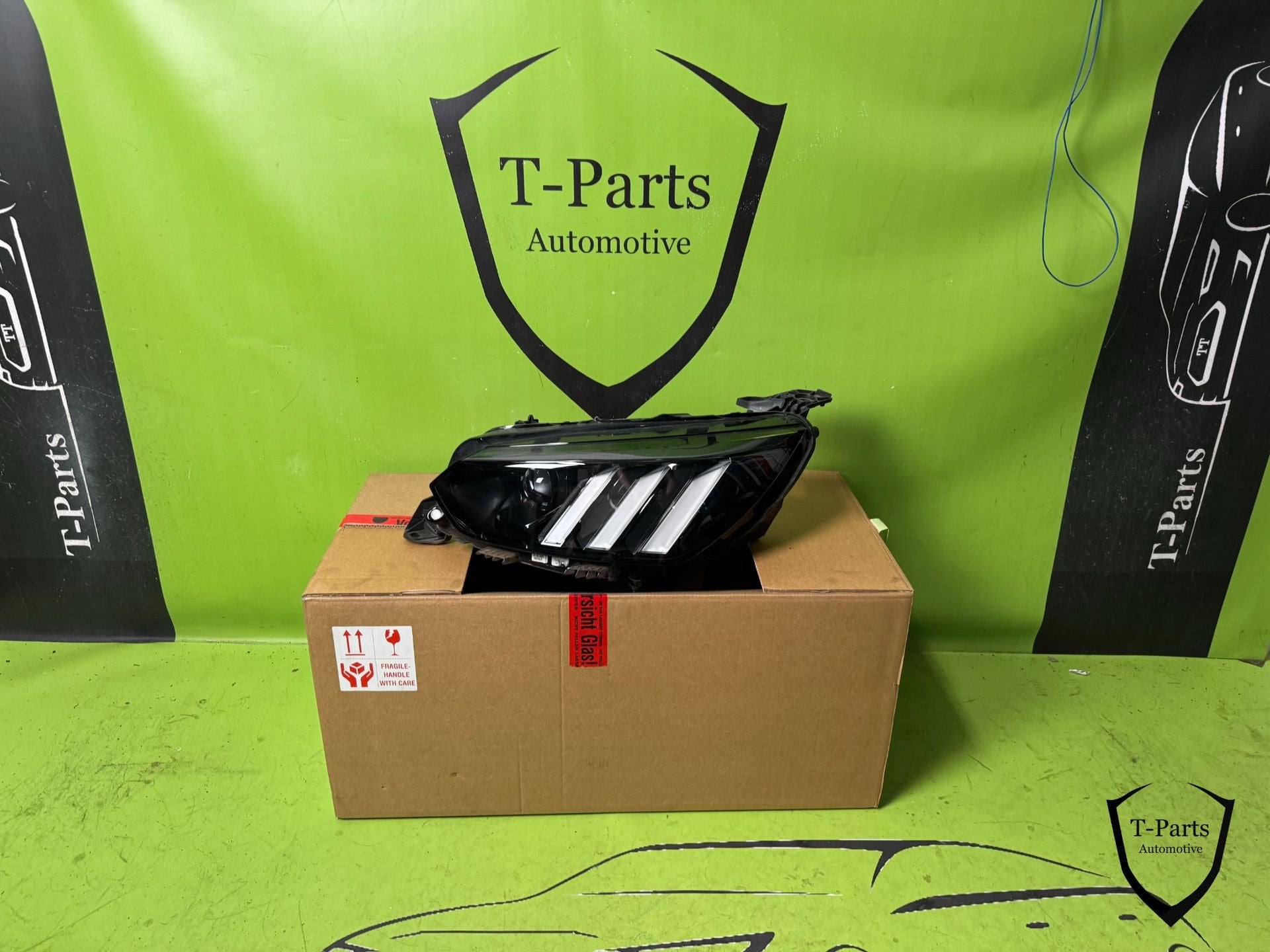 Peugeot 208 phare gauche lampe led L287074 9823194180, Contact.group@renault.com, Stellantis N.V., Peugeot, Neuf