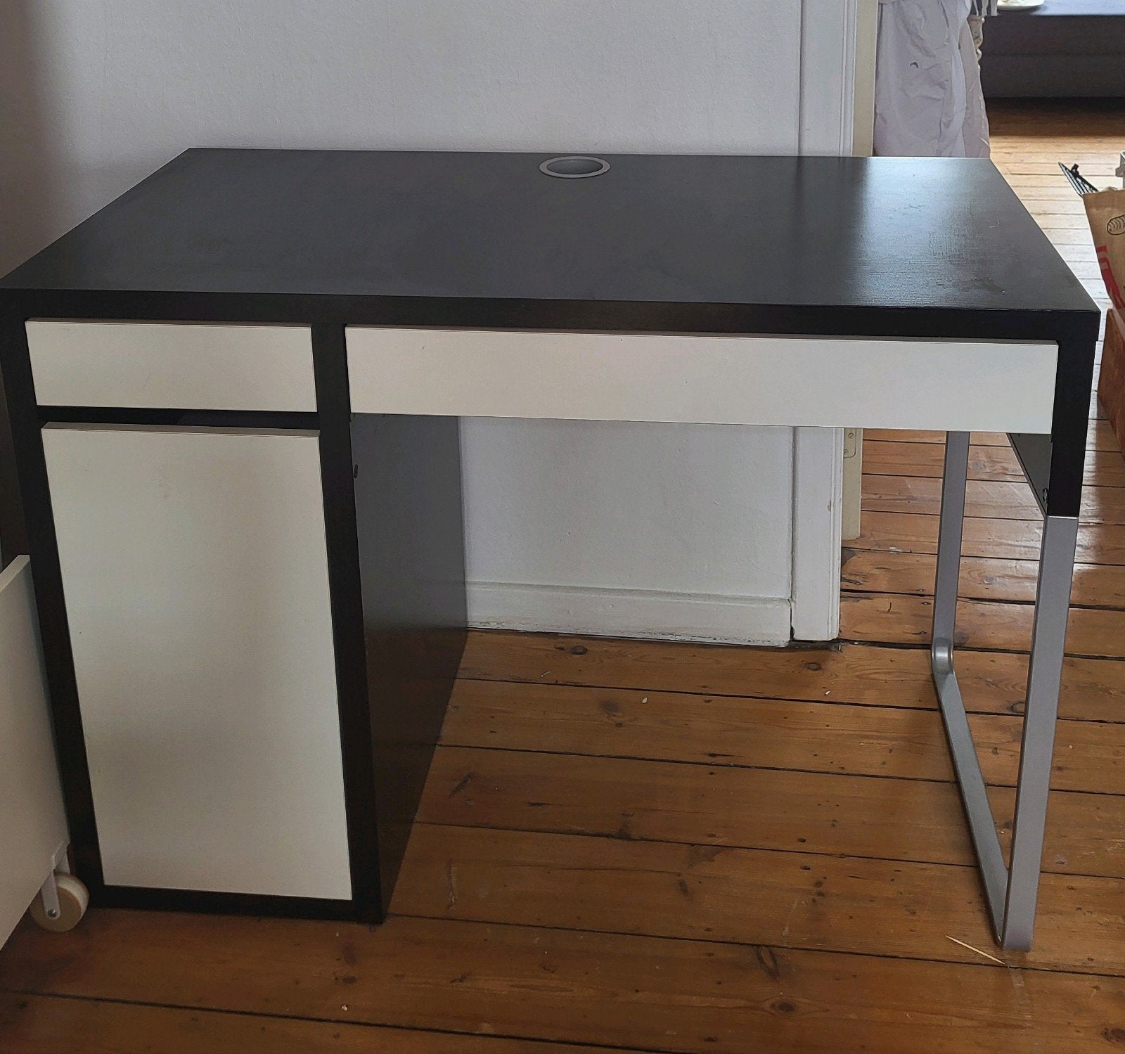 Bureau IKEA à donner AUJOURDHUI, Maison & Meubles, Enlèvement