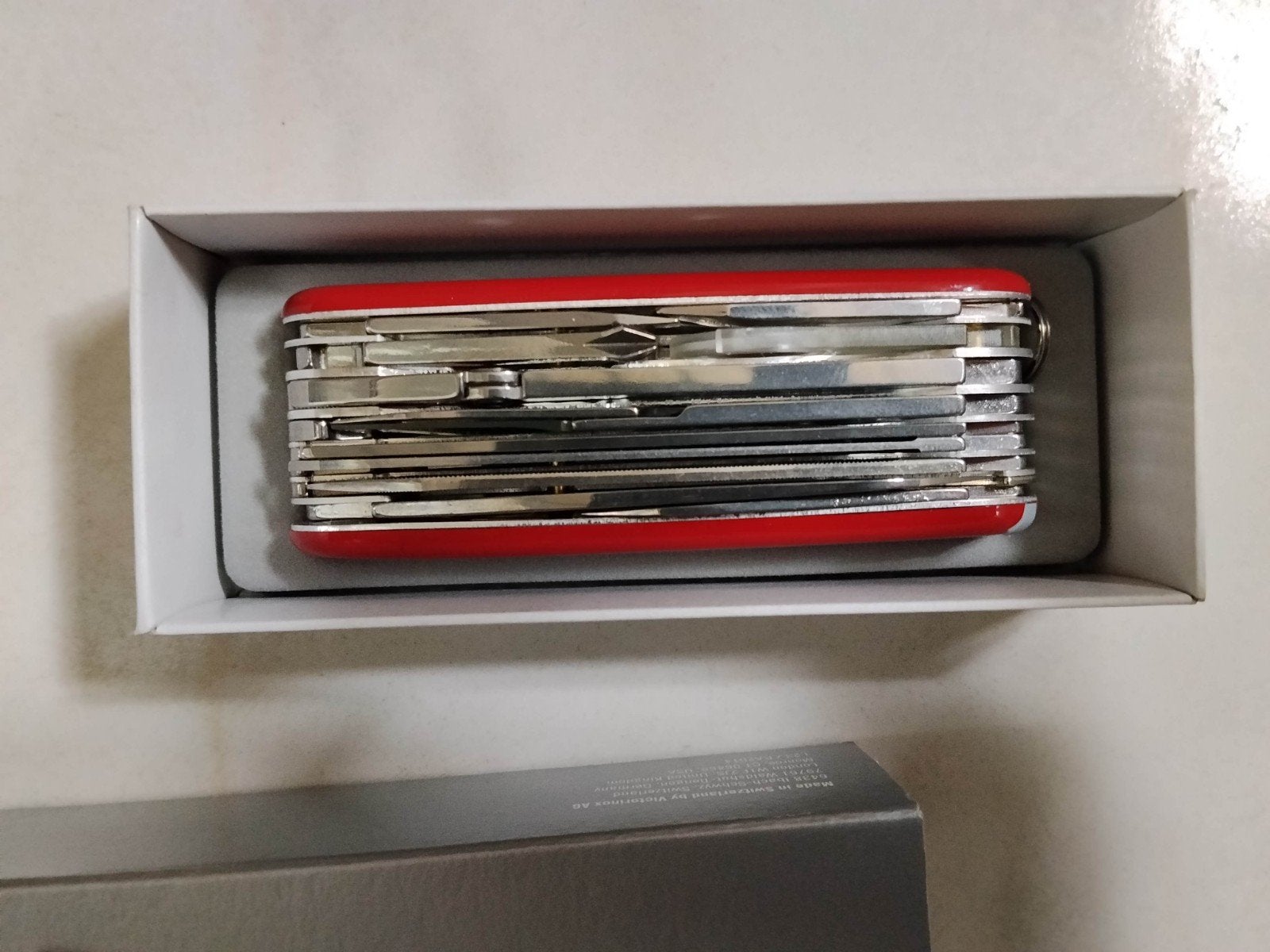 Couteau suisse victorinox 33 Fonctions, Caravanes & Camping, Enlèvement ou Envoi