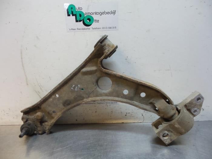 Bras de suspension avant gauche d'un Volkswagen Caddy (Caddy, Volkswagen, -, 3 mois de garantie, Utilisé